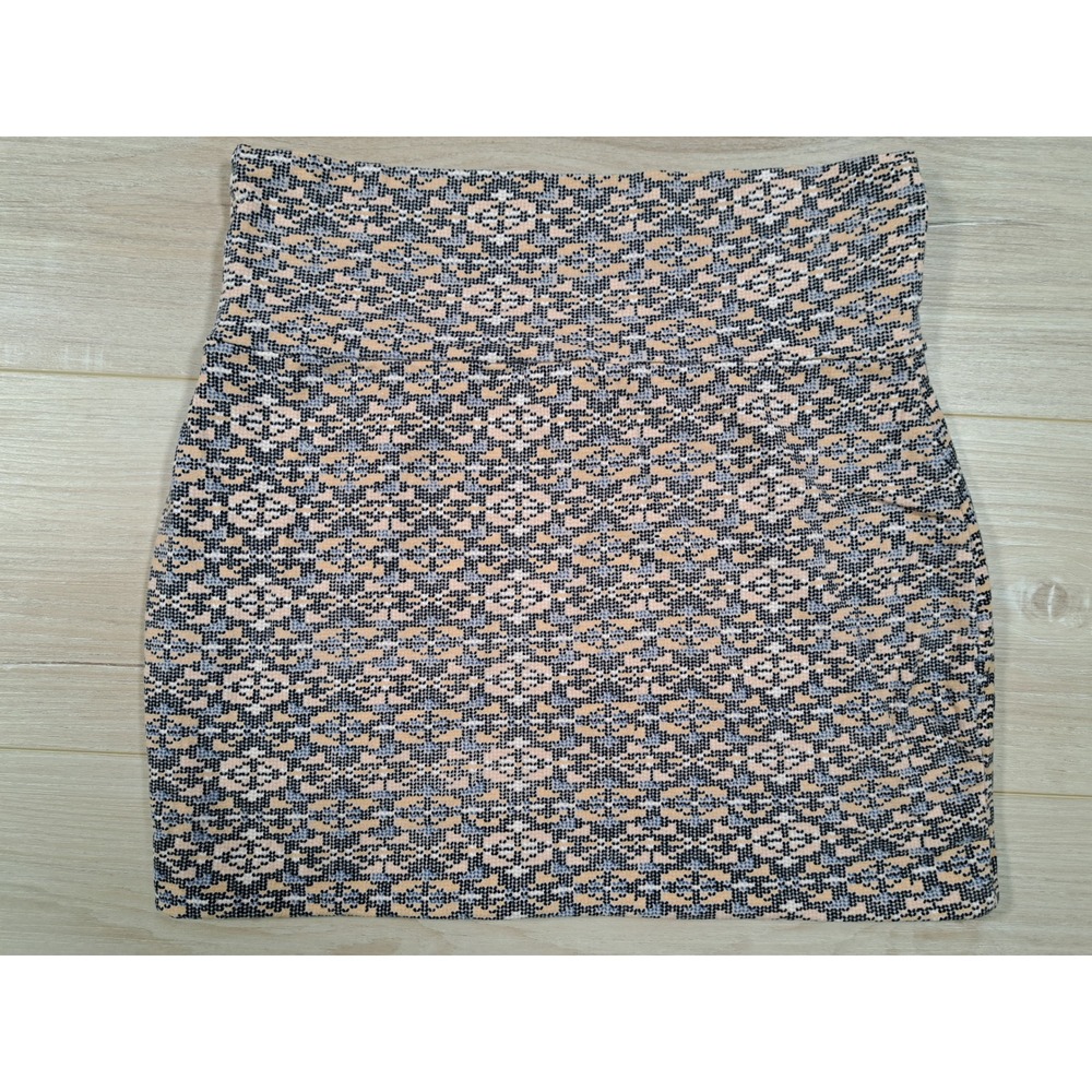 Lily White Geometric Mini Skirt Peach Blue Black Pattern Knit Size M 4359 - Picture 2 of 7